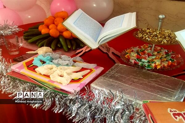 جشن عبادت دانش‌آموزان پایه سوم در دبیرستان ولیعصر (عج) منطقه ۱۳