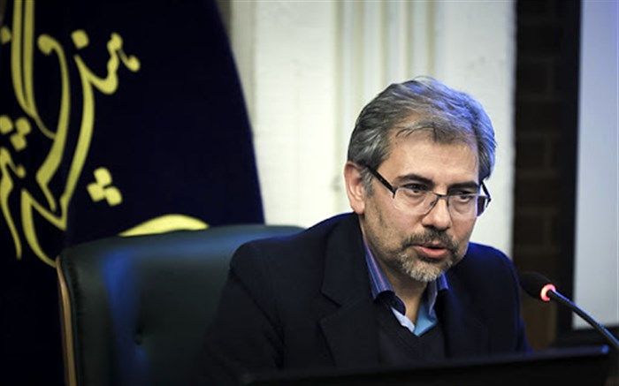 هنرمندان حرفه‌ای در جشنواره هنرهای تجسمی فجر شرکت کنند