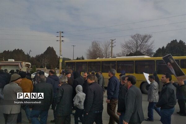 راهپیمایی در پی محکوم کردن اهانت نشریه فرانسوی به رهبری، در پاکدشت