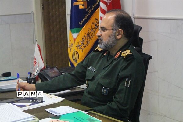 دیدار اعضای سازمان دانش‌آموزی قم با فرمانده سپاه استان