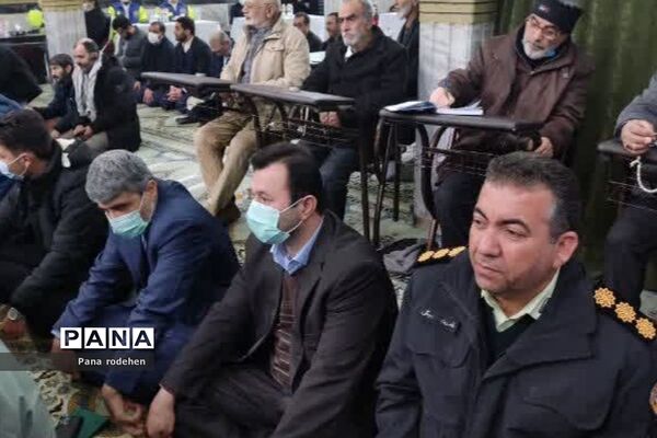 میز خدمت در نماز جمعه رودهن با حضور استاندار و فرماندار