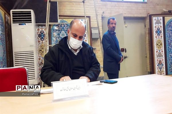 میز خدمت در مصلای صفادشت