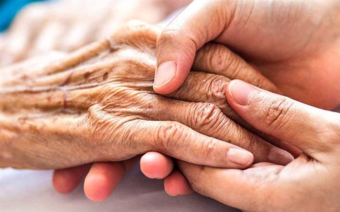 حضور دانش آموزان عضو سازمان دانش‌آموزی در خانه سالمندان