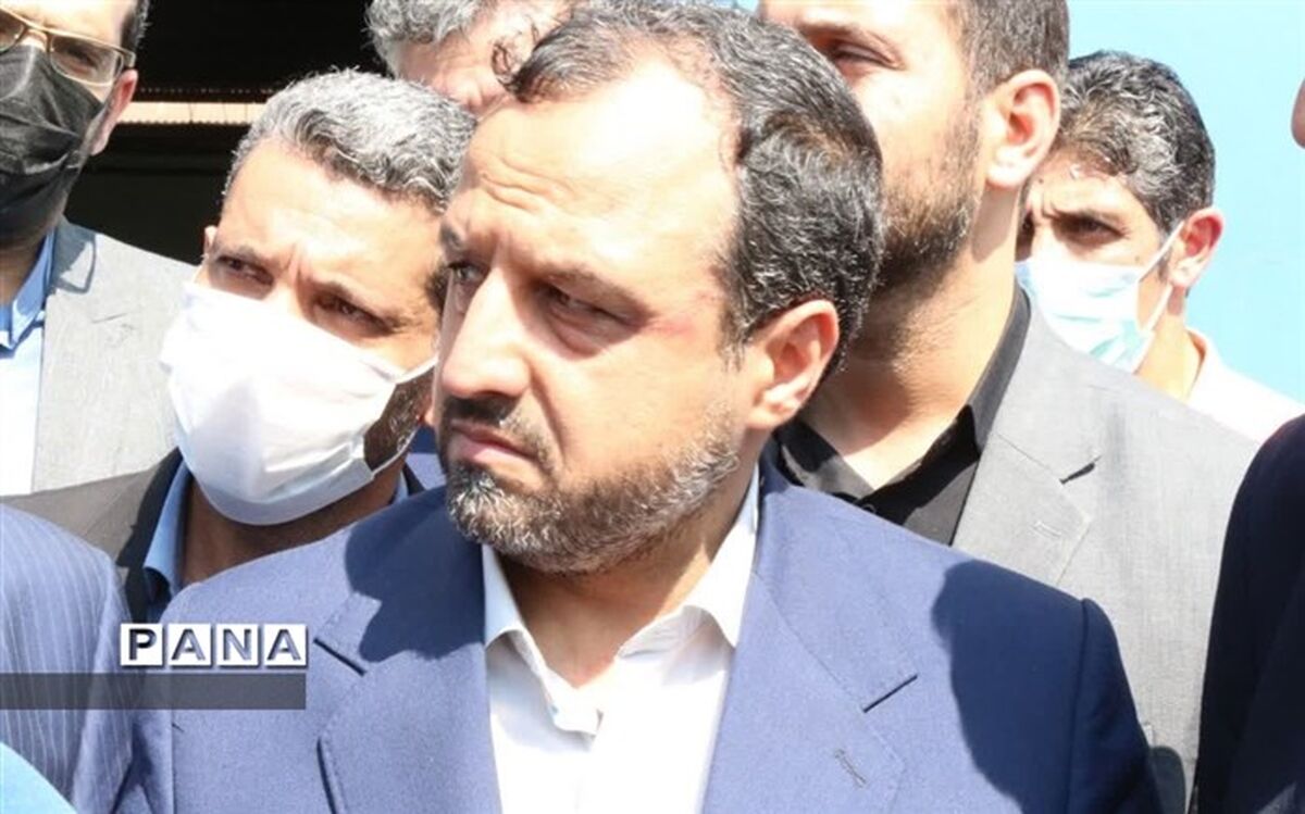 وزیر اقتصاد: عرضه خودرو در بورس طبق روال گذشته ادامه یابد