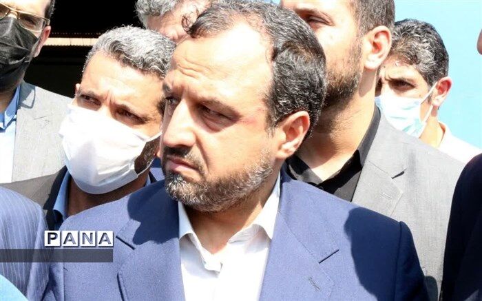 وزیر اقتصاد: عرضه خودرو در بورس طبق روال گذشته ادامه یابد