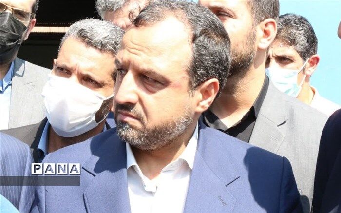 وزیر اقتصاد: عرضه خودرو در بورس طبق روال گذشته ادامه یابد