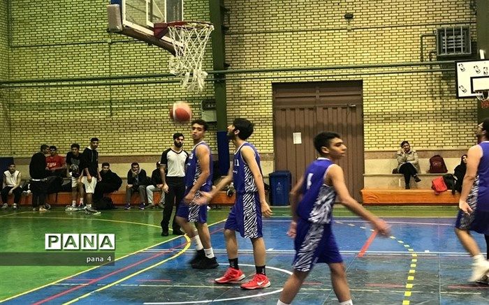 یک تیم از جدول لیگ برتر بسکتبال کنار گذاشته شد