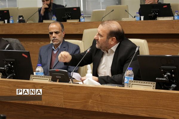 برگزاری جلسه قرارگاه جهادی عدالت تربیتی برابر استان اصفهان با حضور وزیر آموزش و پرورش