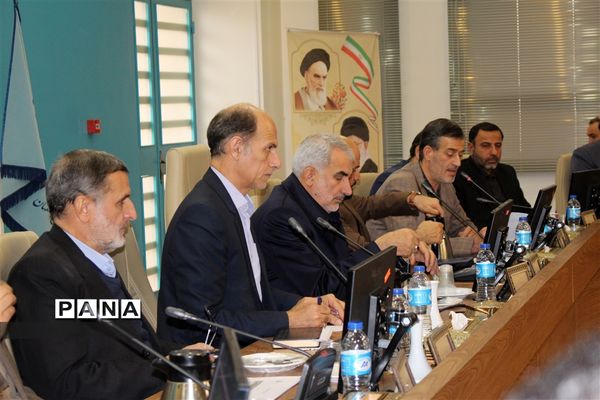 برگزاری جلسه قرارگاه جهادی عدالت تربیتی برابر استان اصفهان با حضور وزیر آموزش و پرورش