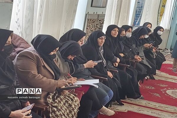 تجلیل از همسران و دختران شهدا و جانبازان همزمان با جشن میلاد حضرت زهرا(س) در شیراز