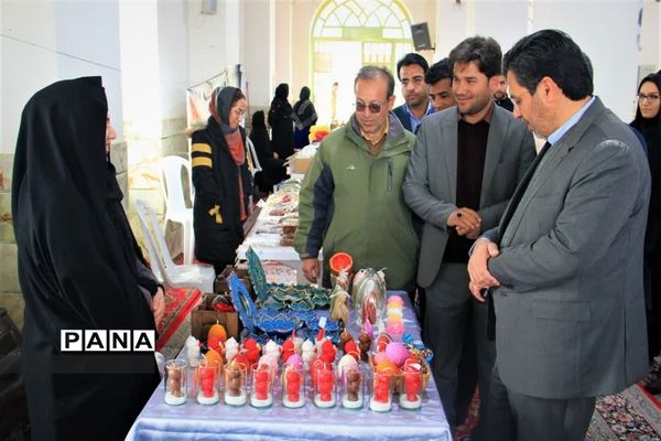 افتتاح نمایشگاه صنایع‌دستی، محصولات خانگی و غذای محلی در ابرکوه