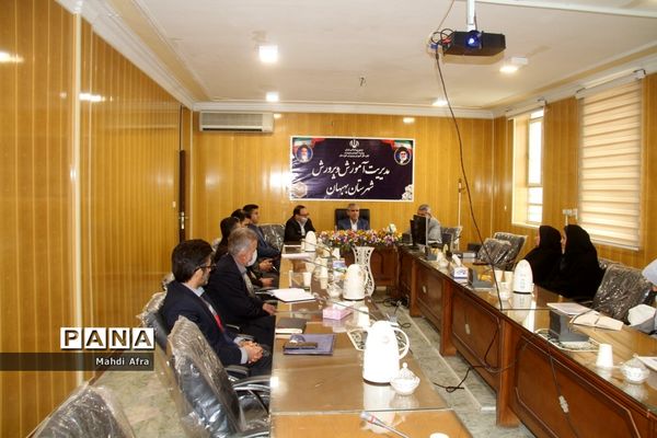 برگزاری گردهمایی کارشناسان تکنولوژی و گروه‌های آموزشی متوسطه قطب 3 استان خوزستان