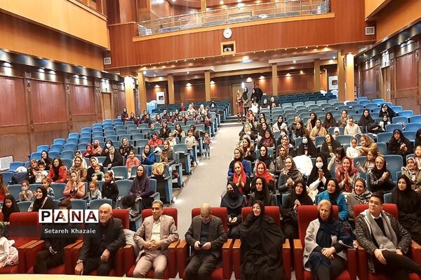مراسم روز مادر دبستان احدیان در فرهنگسرای آریو مصلی نژاد
