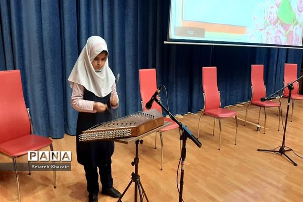 مراسم روز مادر دبستان احدیان در فرهنگسرای آریو مصلی نژاد