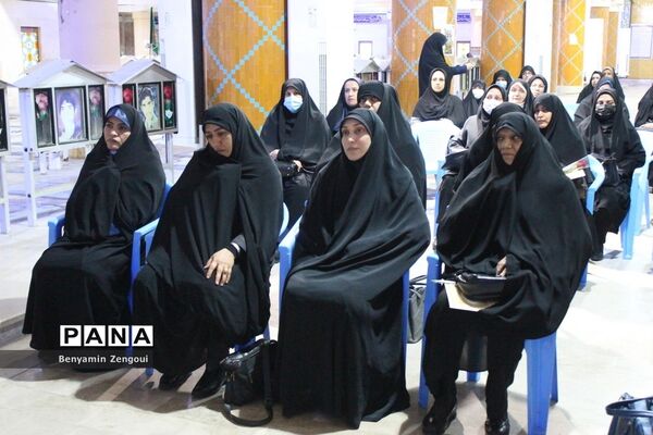 مراسم غبارروبی و عطرافشانی گلزار شهدا در بوشهر