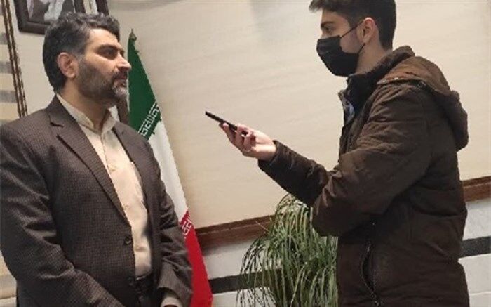 انس با کتاب، همنشینی با اندیشمندان است