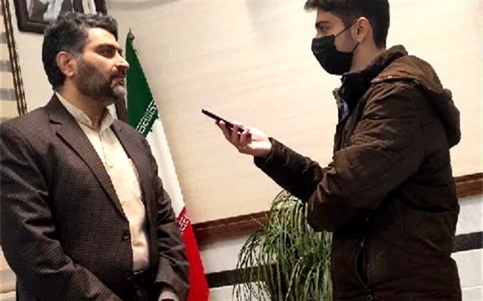 انس با کتاب، همنشینی با اندیشمندان است