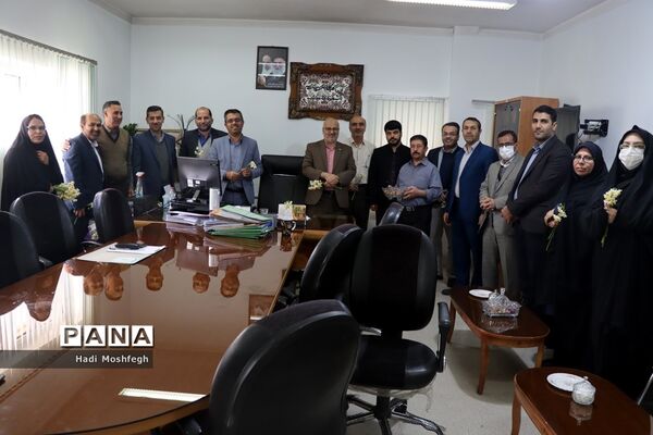 تجلیل از بانوان شاغل در حوزه  اداره‌کل آموزش و پرورش فارس