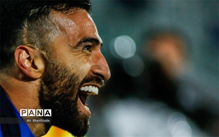 بمب استقلال قرمزپوش ماند