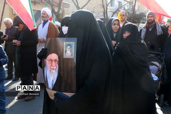 راهپیمایی مردم قم در محکومیت اهانت نشریه فرانسوی به مرجعیت