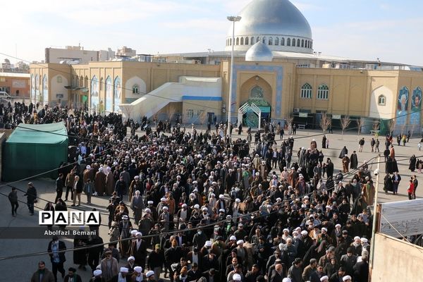 راهپیمایی مردم قم در محکومیت اهانت نشریه فرانسوی به مرجعیت