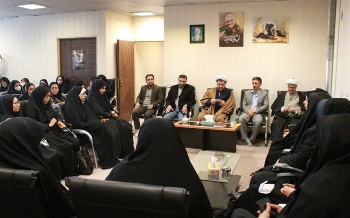 آشنایی نونهالان، با مقام والای بانوان، حائز اهمیت است