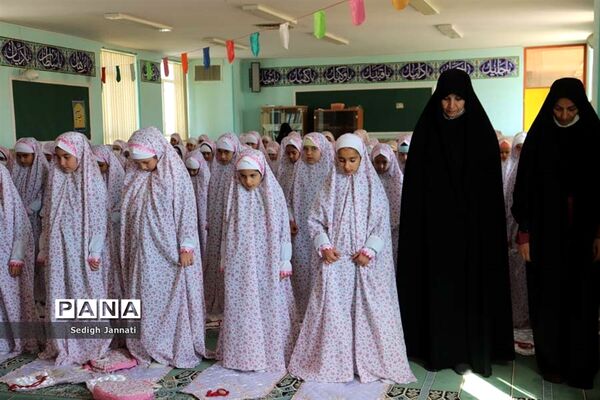 برگزاری جشن تکلیف مدارس آباده