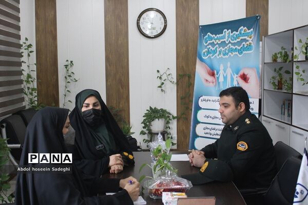 جلسه پیشگیری از آسیب‌های فضای مجازی بر کودکان