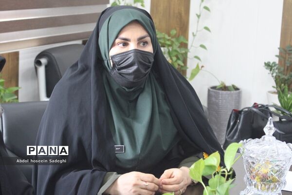جلسه پیشگیری از آسیب‌های فضای مجازی بر کودکان