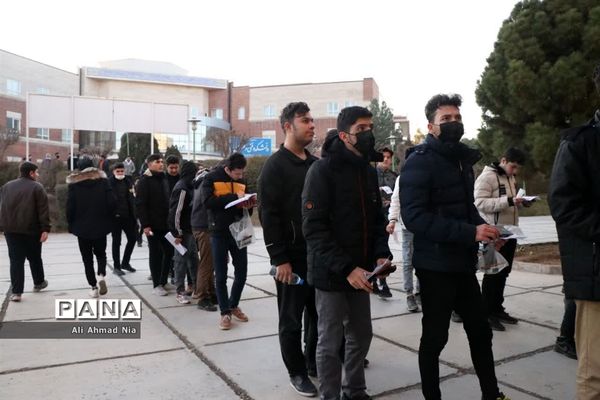 بازدید وزیر علوم از حوزه کنکور دانشگاه قم