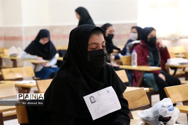 بازدید وزیر علوم از حوزه کنکور دانشگاه قم