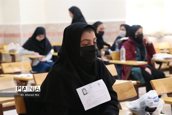 بازدید وزیر علوم از حوزه کنکور دانشگاه قم