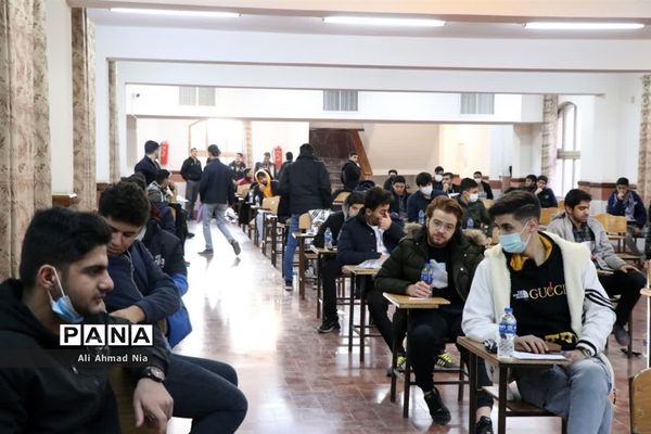 بازدید وزیر علوم از حوزه کنکور دانشگاه قم