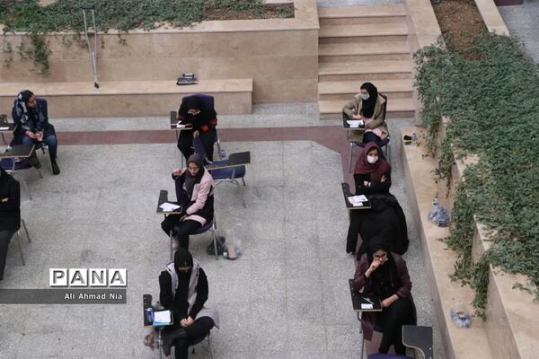 بازدید وزیر علوم از حوزه کنکور دانشگاه قم