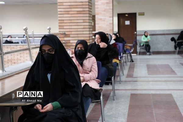 بازدید وزیر علوم از حوزه کنکور دانشگاه قم