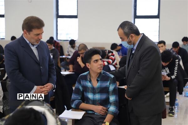 بازدید استاندار خراسان جنوبی از روند برگزاری آزمون سراسری