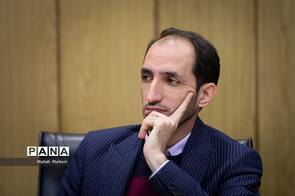 نشست وزیر آموزش‌ و پرورش با رئیس موسسه آموزشی اکو