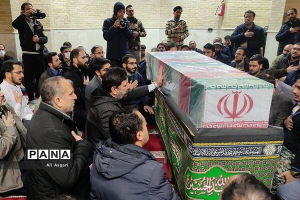مراسم وداع با پیکر پاک شهید گمنام دفاع مقدس در اردوگاه امام صادق(ع) دماوند