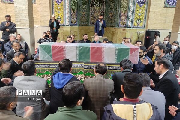 مراسم وداع با پیکر پاک شهید گمنام دفاع مقدس در اردوگاه امام صادق(ع) دماوند