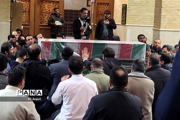 مراسم وداع با پیکر پاک شهید گمنام دفاع مقدس در اردوگاه امام صادق(ع) دماوند