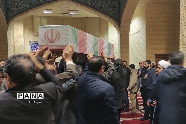 مراسم وداع با پیکر پاک شهید گمنام دفاع مقدس در اردوگاه امام صادق(ع) دماوند