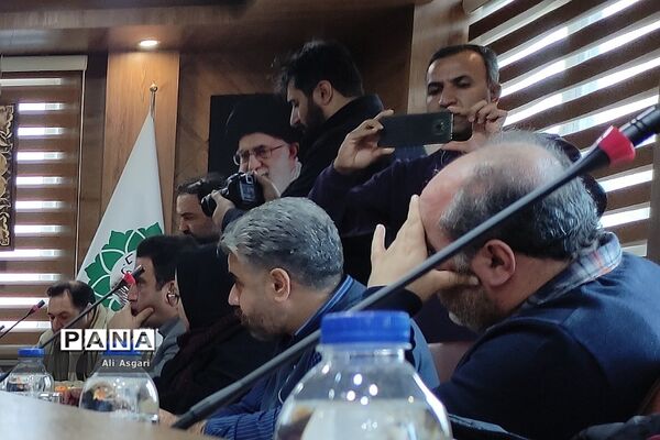 کنفرانس خبری شهردار باغستان با اصحاب رسانه
