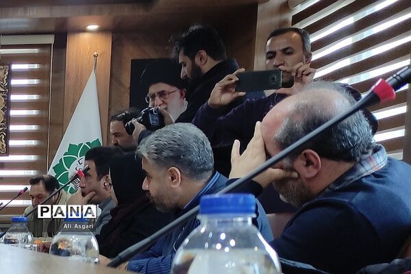 کنفرانس خبری شهردار باغستان با اصحاب رسانه