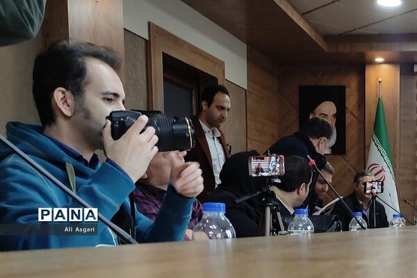 کنفرانس خبری شهردار باغستان با اصحاب رسانه