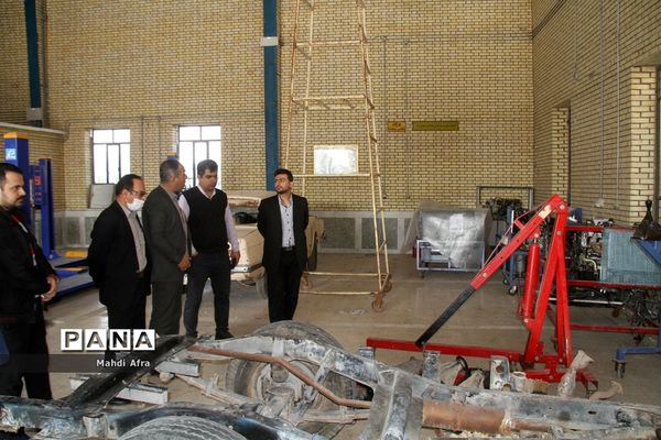 بازدید وزارتی از هنرستان‌های شهرستان بهبهان