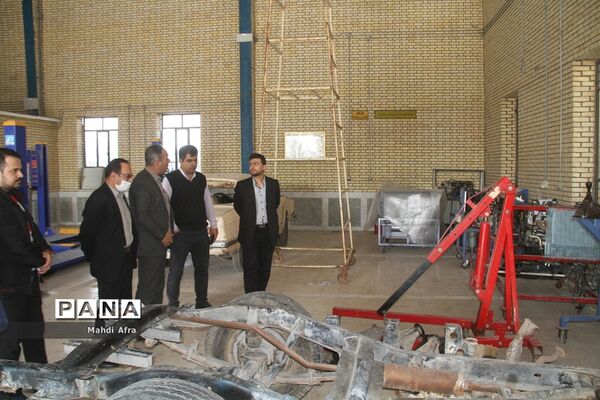 بازدید وزارتی از هنرستان‌های شهرستان بهبهان