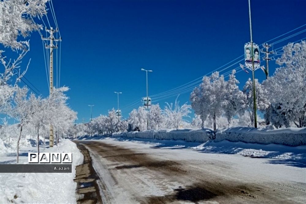 نقاشی زیبای طبیعت با بارش برف در شهرستان بن