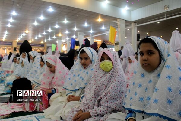 جشن تکلیف ۲هزار دانش‌آموز دختر بوشهری