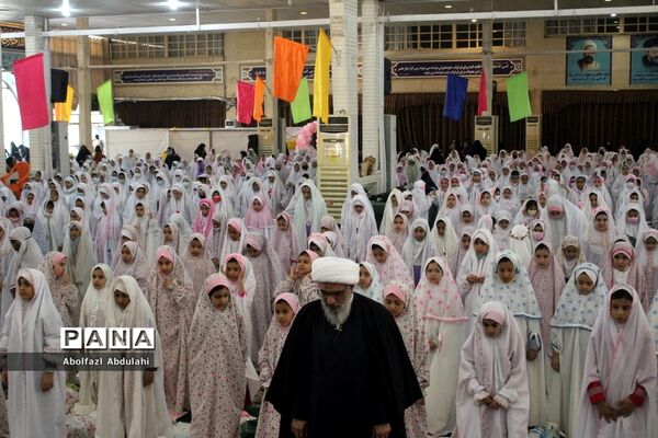 جشن تکلیف ۲هزار دانش‌آموز دختر بوشهری