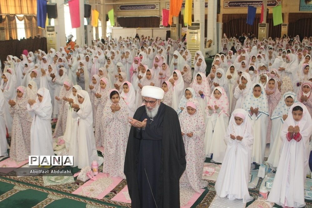 جشن تکلیف ۲هزار دانش‌آموز دختر بوشهری